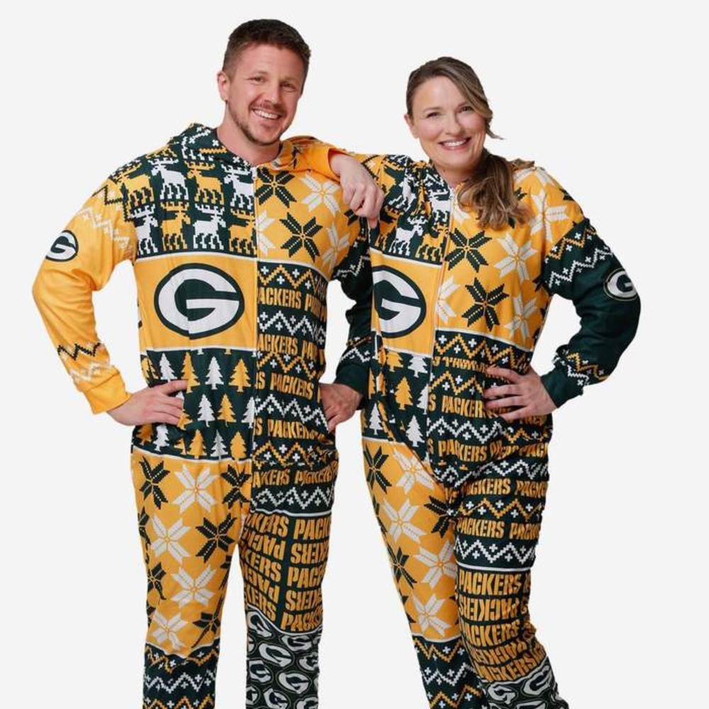 One piece Green Bay Packers NWT medium men’s